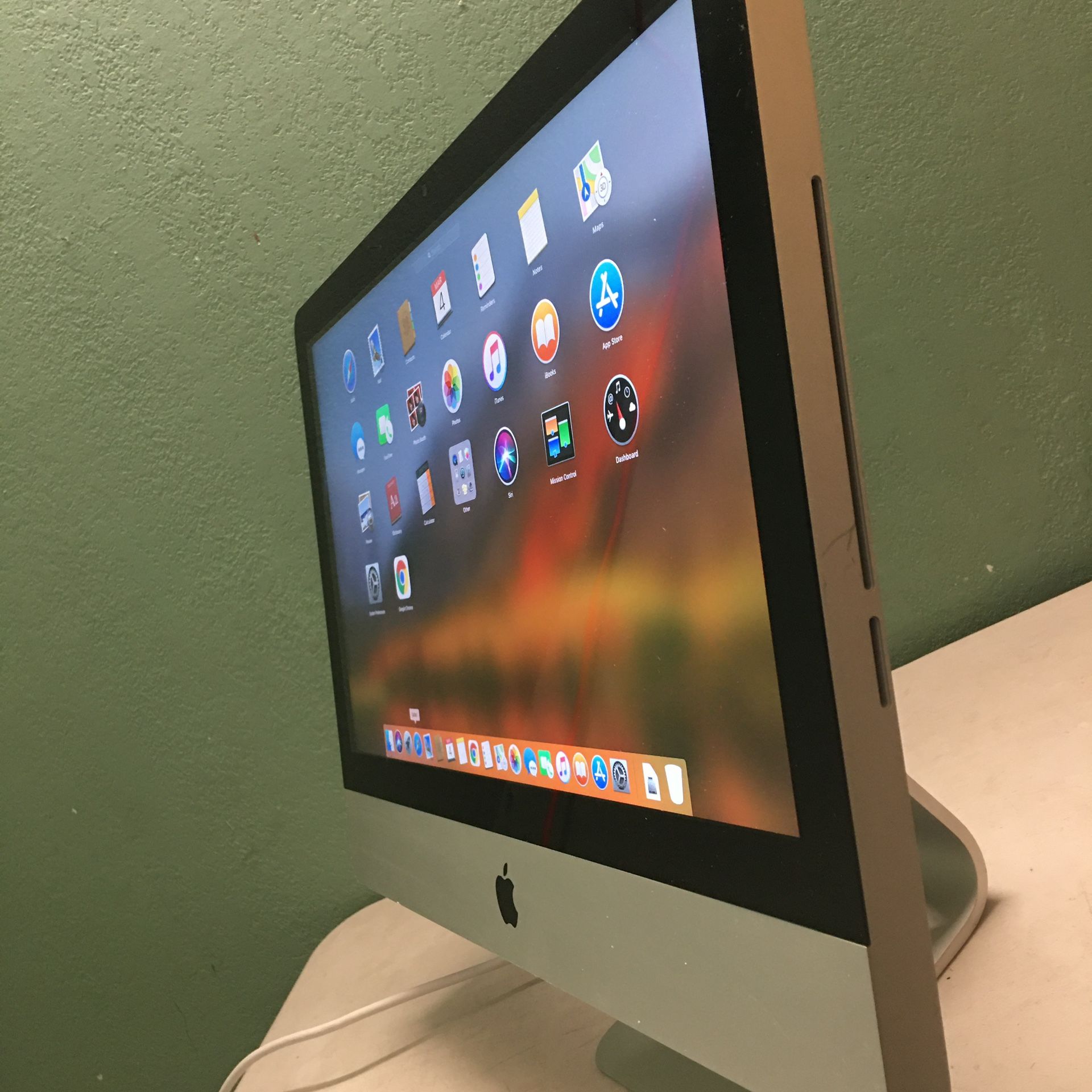 Imac 21.5 inches- MacOS High Sierra