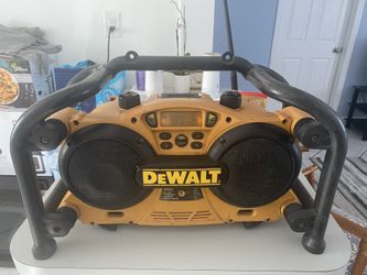 Dewalt Radio/ Battery Charger