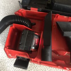 Milwaukee Vacuum And Packout Rolling Tool Box