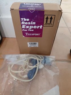 Resin and mini hot glue gun