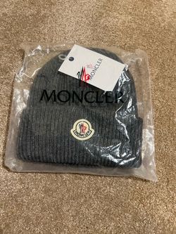 Moncler hat/beanie gray