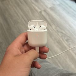 Apple AirPods 