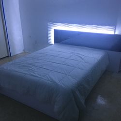 Queen Size Bedroom Set For Sale 