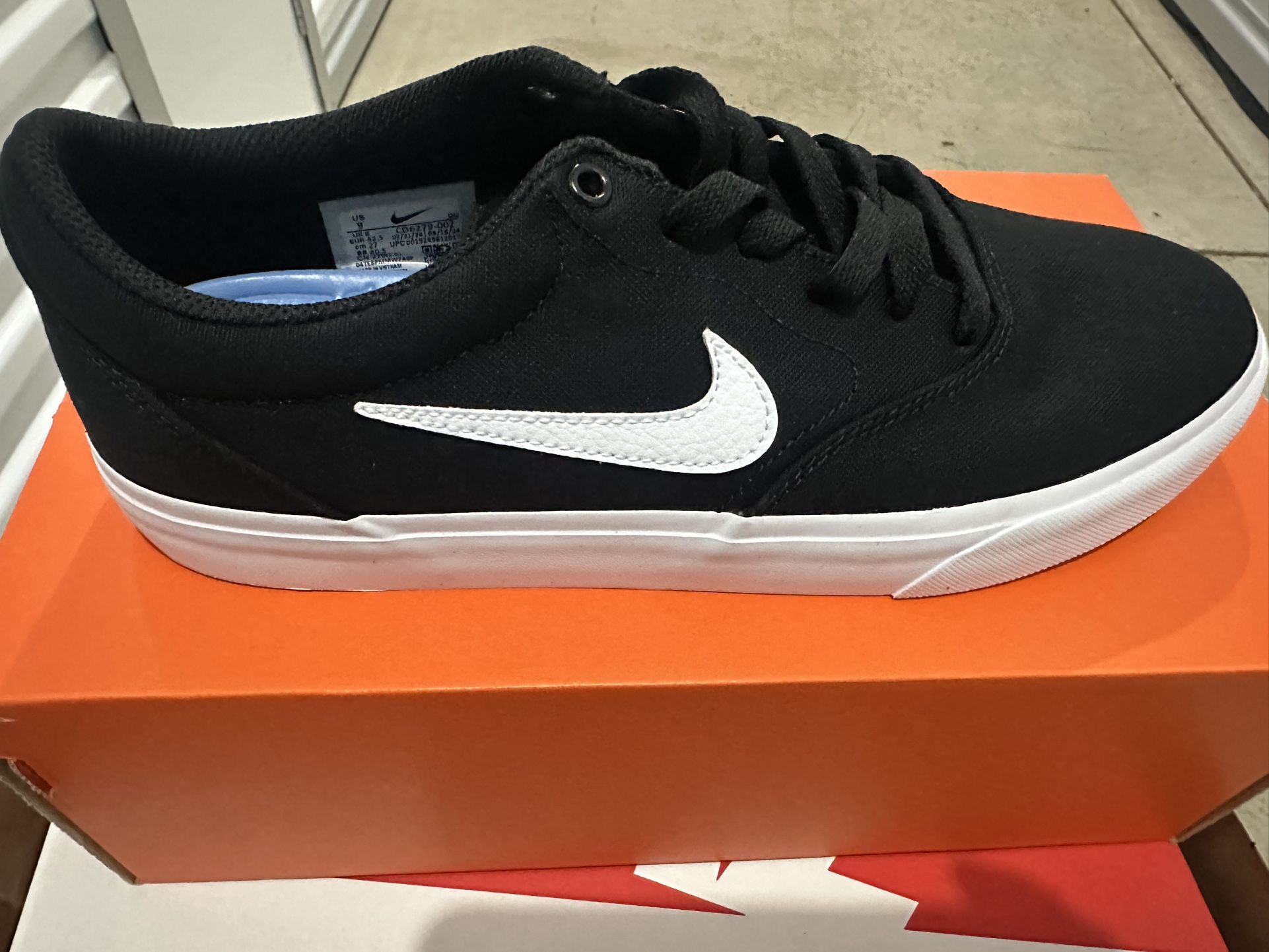Nike Sb , Men’s Size # 9 , $40 Firm 