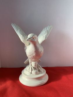 Byron Molds White Dove Ceramic Bird Figurine Statuette Luster Finish Vintage