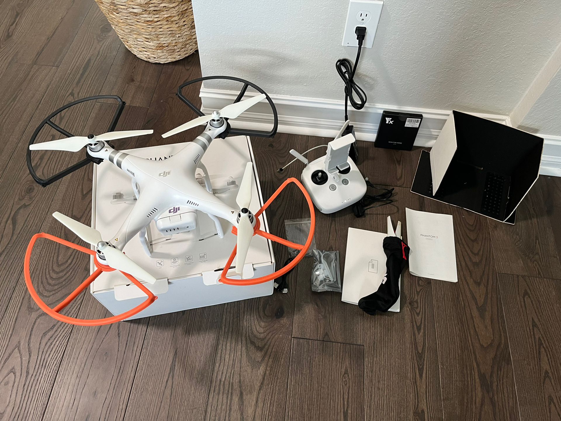 Vedhæft til Teasing generation DJI Phantom 3 Advanced + Accessories READY TO FLY for Sale in Fort Myers  Beach, FL - OfferUp