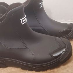 Brand NEW Work Shoes