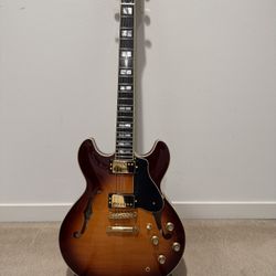 Yamaha SA2200 Semi Hollow Electric Guitar & Gig  Bag– Like New  