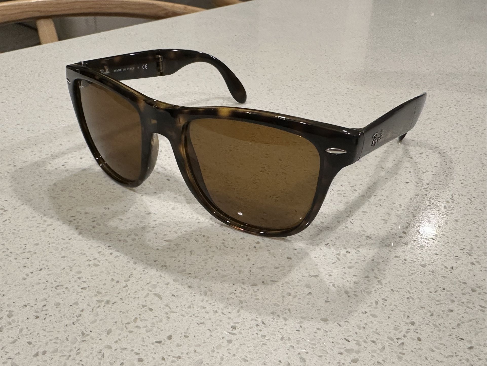 Ray Ban Wayfarer Folding Sunglasses