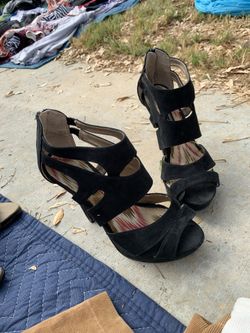 Black heels size 8.5