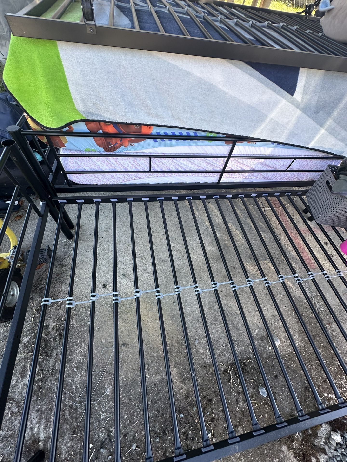 Bunk Bed With Trundle
