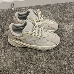 Adidas Yeezy 700 *Analog* Size 9.5 Men’s 