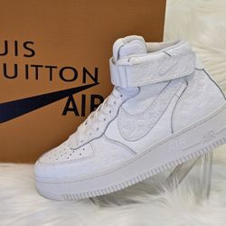 Nike LV Men’s Size 7 White Color 