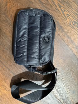 Lululemon belt bag- like new