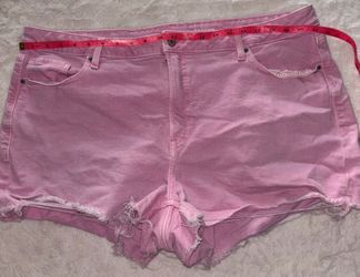 Ladies Old Navy high rise of straight pink Jean Short size 22