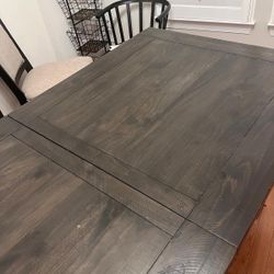 Extendable Dining Table, Like New – Must Sell– 575 OBO