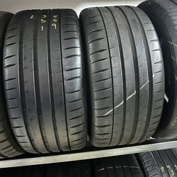 PAIR OF TIRE 235  35 19 MICHELIN 85% LIFE