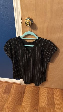 CLOSET CLEANOUT ‼️ Womens shirts