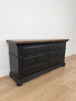 ✨ Classic Two-Tone Dresser ✨