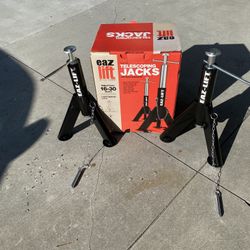 EAZ LIFT Telescopic RV Jack trailer eaz lift.  ( NEW). Still in the box.  See description.