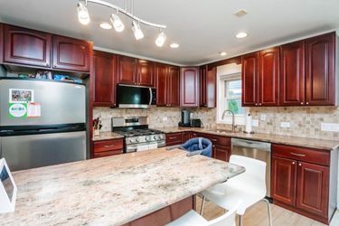 Kitchen Cabinets – Full Set