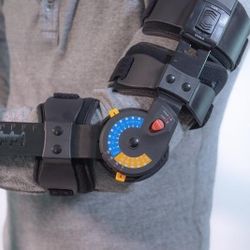 Right Elbow Arm Cast 