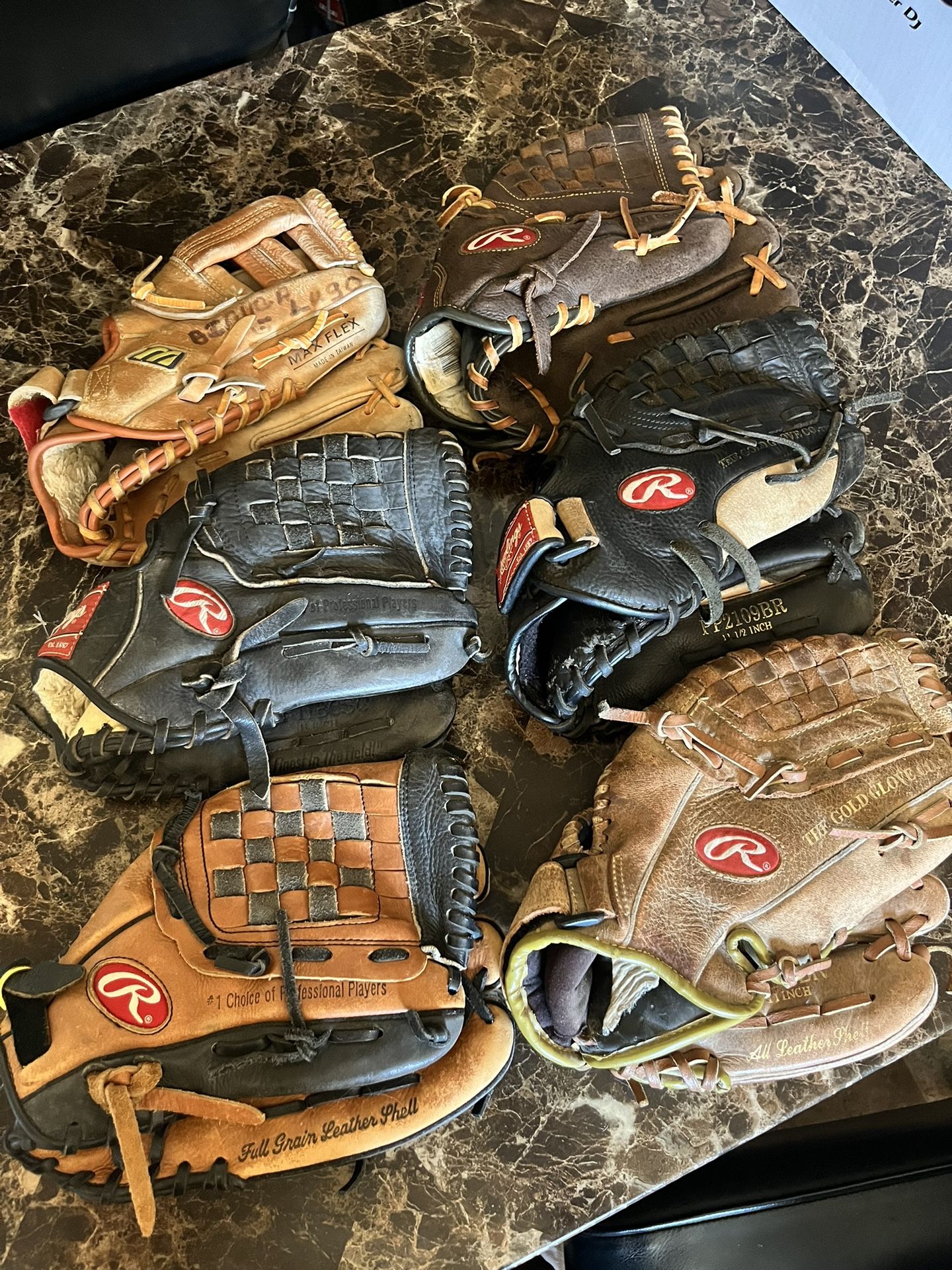 Baseball Gloves Rawlings Leather 11, 11.5 And 12 Inch Gloves