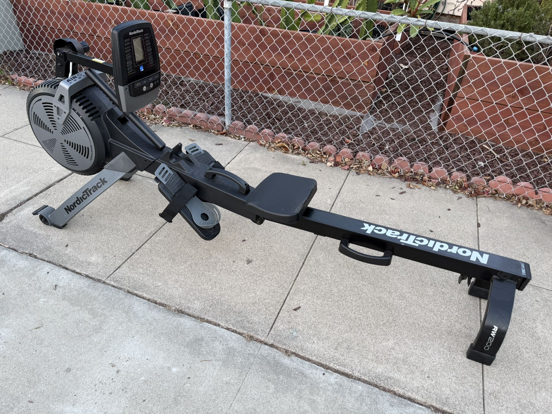 Nordic Track RW200 Rowing Machine