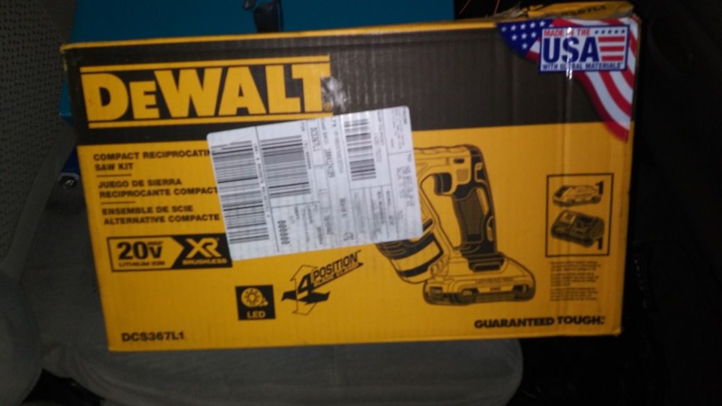 Dewalt Compact Reciprocating Saw Kit