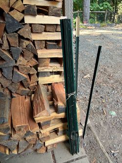 4’ tall fence posts