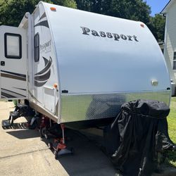 A Must See.  2014 28ft