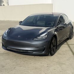 2018 Tesla Model 3 Long Range Sedan