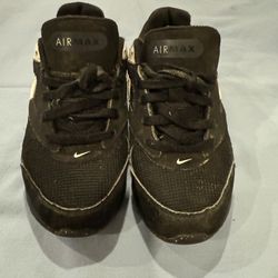 Nike Tennis Shoes (12 Kids)