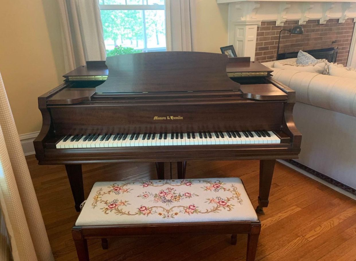Mason & Hamlin Baby grand piano In Great Shape Going For Free