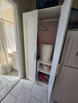 Closet cabinet