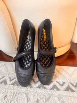 Chanel flats 42
