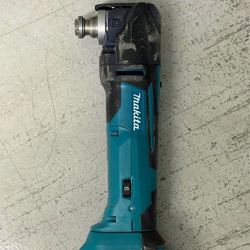 Makita Multi Tool with 4.0 ah Battery