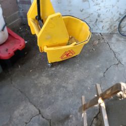 Moo Bucket Like New