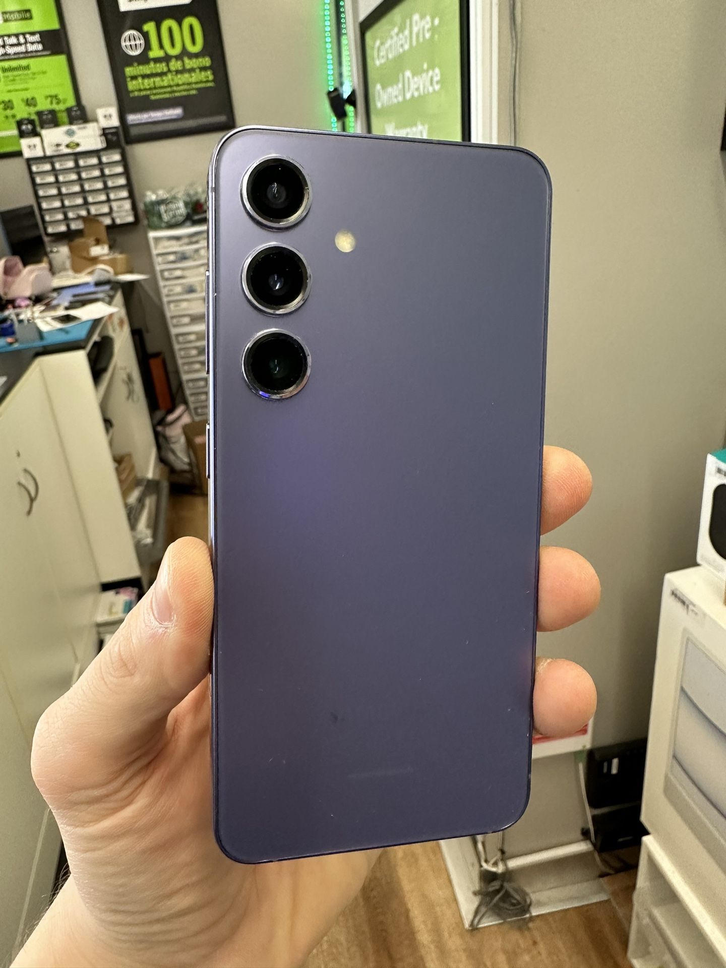 Unlocked Samsung Galaxy S24 5G 128GB