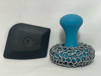 NEW Chainmail Scrubber Cast Iron Skillet Cleaner with Handle and Scraper Blue 2-Piece