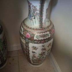 Oriental Day Vase Has All The Correct Markings On The Bottom