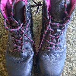 WOLVERINE BLACK STEELTOE BOOT . SLIP & OIL RESISTANT.  SIZE 8M