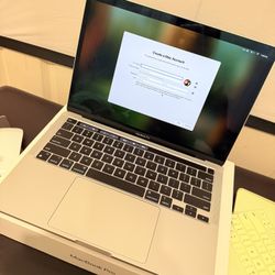 MacBook Pro 256GB SSD M1 chip 2020