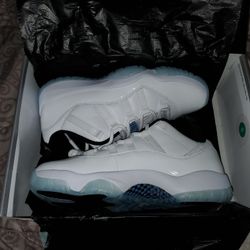 Jordan 11 Legend Blue Lows Size 9 OBO