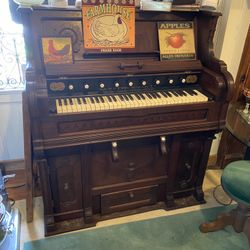 Pump Organ Excellent Condition