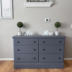 ✨🩶Gorgeous Solid Wood Dresser🩶✨