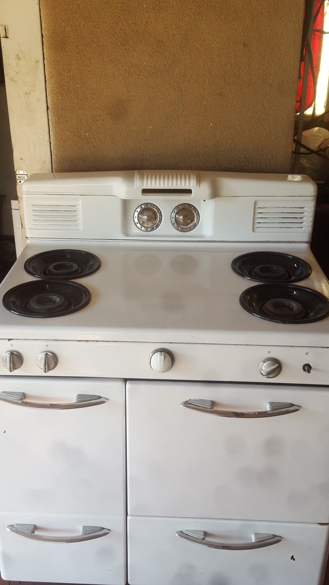 Robert shaw vintage gas stove for Sale in Bakersfield, CA OfferUp