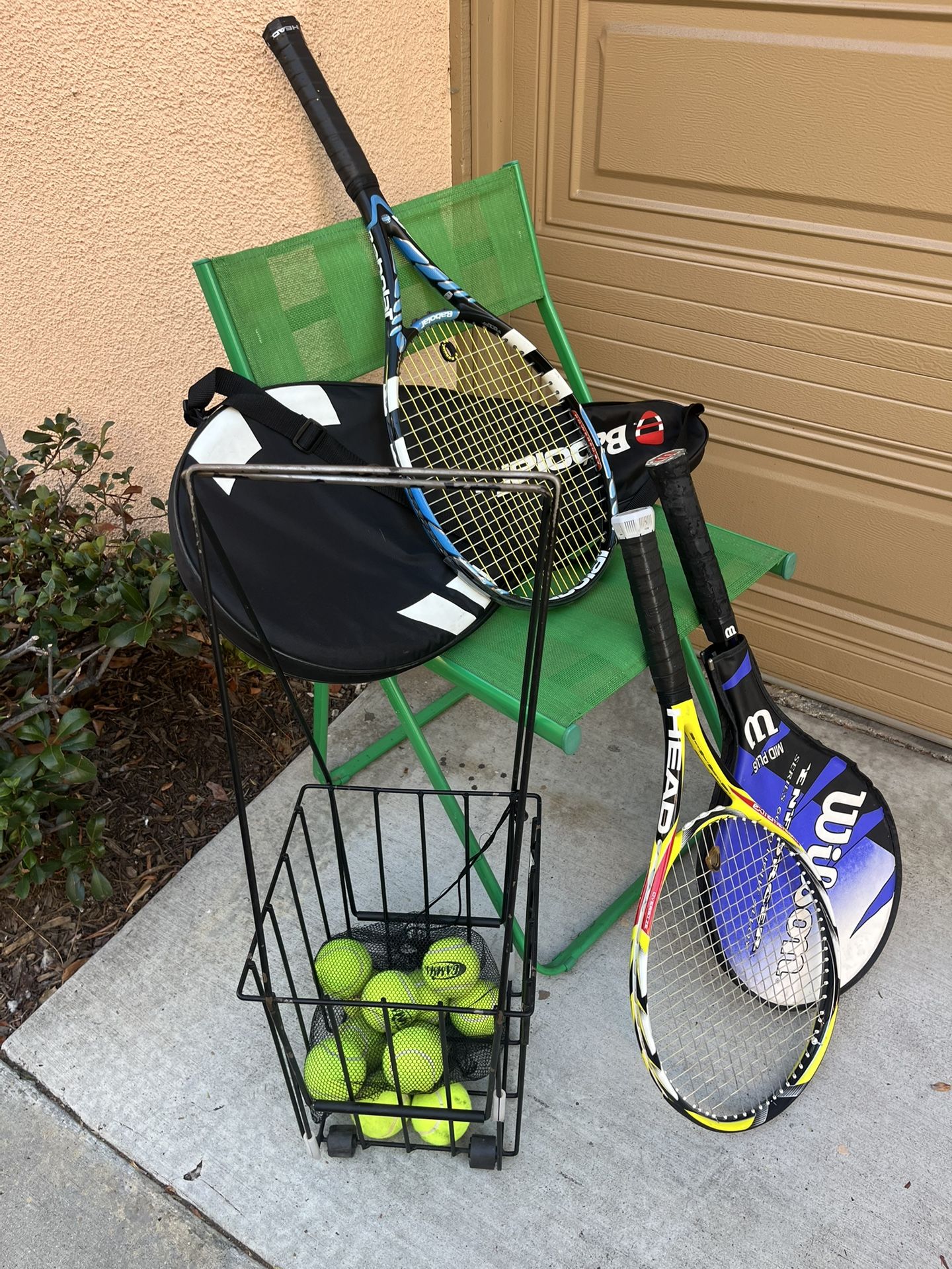 Complete Tennis Set β 3 Rackets, Ball Hopper, & Bags