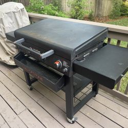 4-Burner  Blackstone (used 10-15 Times) 