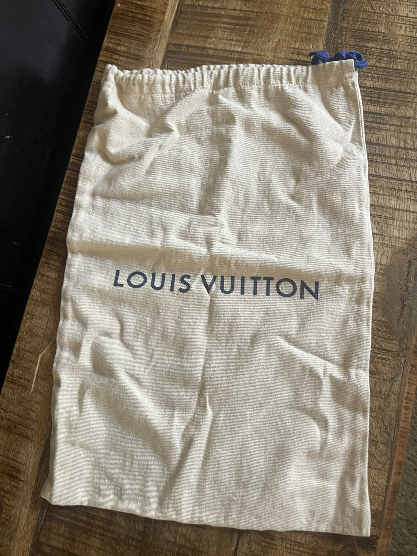 Louis Vuitton Shoe Bag for Sale in San Dimas, CA - OfferUp
